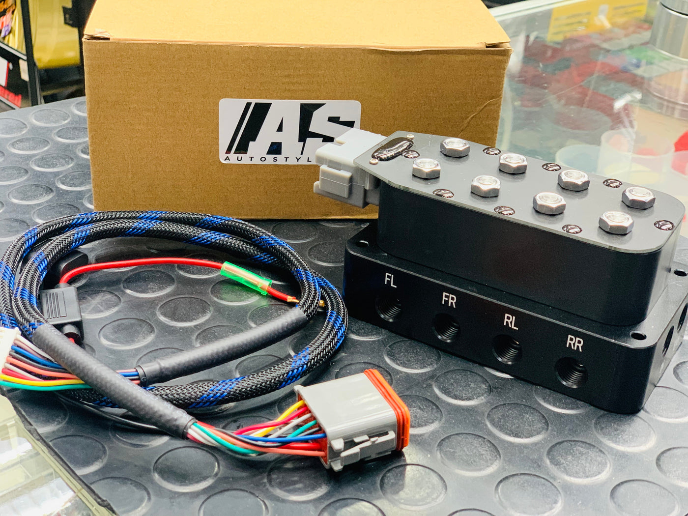 VU4 SOLENOID BLOCK