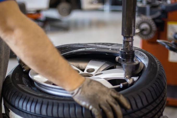 BALANCE & FITTING OF TYRES