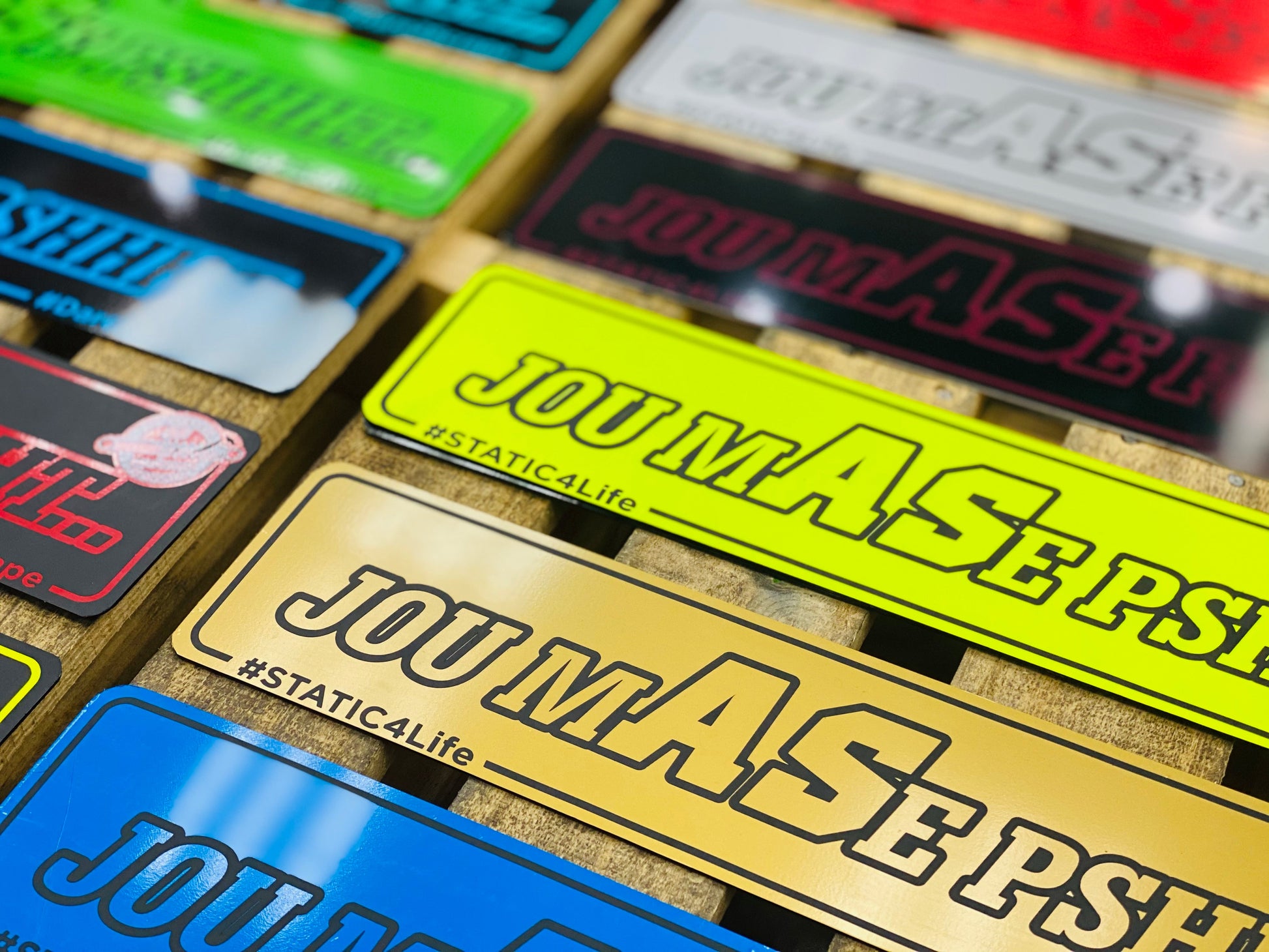 JOU mASe PSHHHT... SHOW PLATE