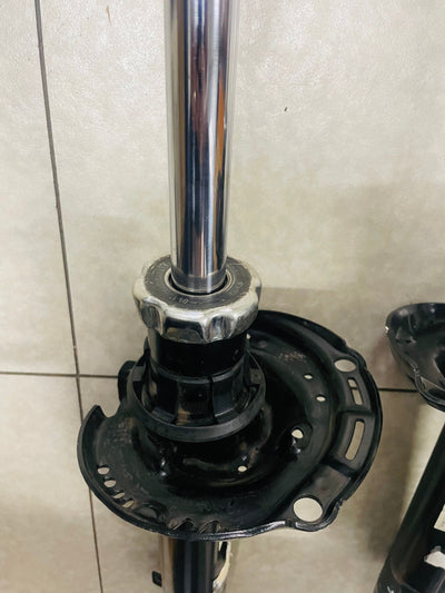 VW GOLF 7 GTI OEM USED FRONT SHOCKS