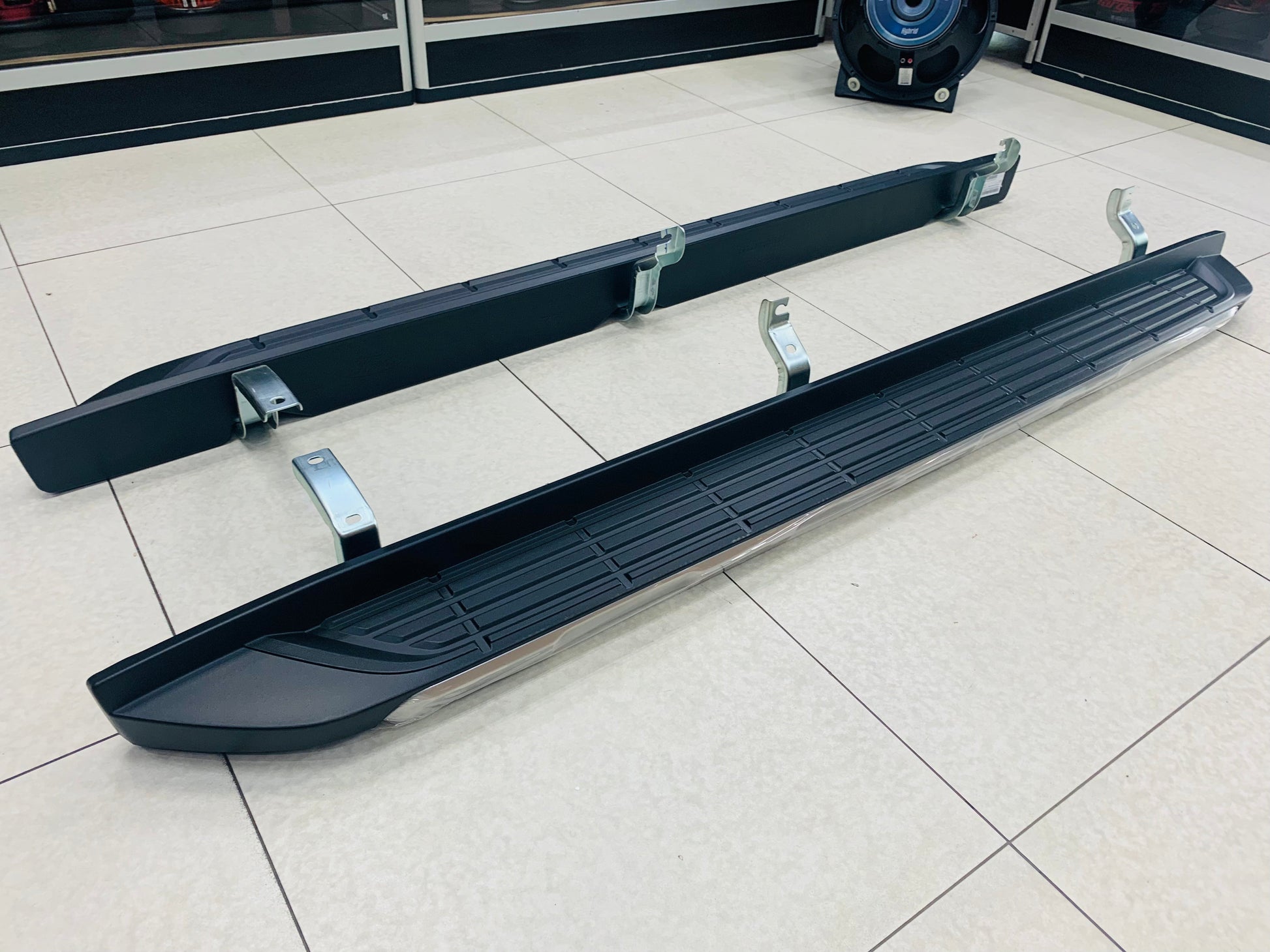 Ford ranger 2018+ WILDTRAK OEM SIDE STEPS BRAND NEW