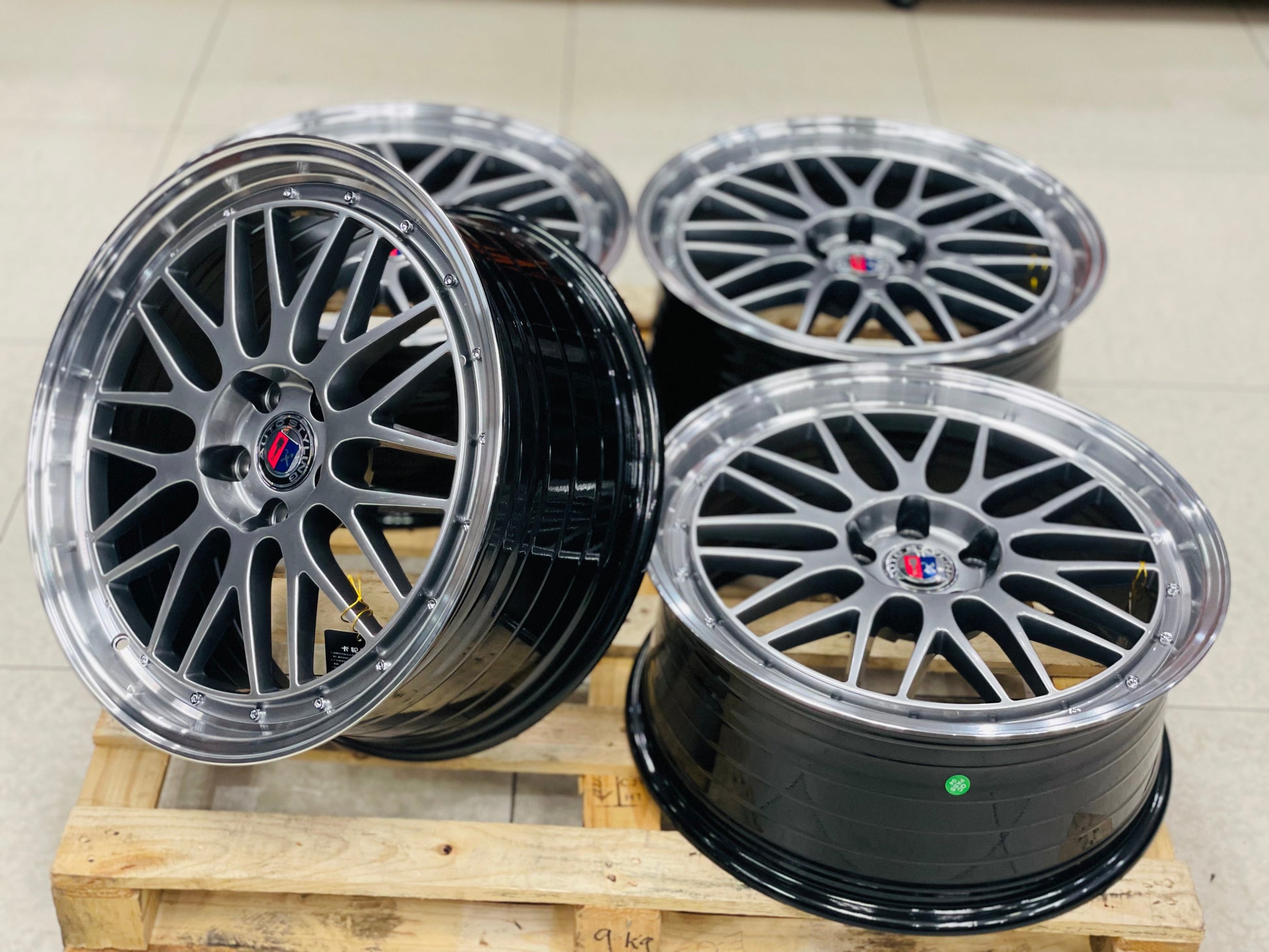 19" AS-LM  5/112 HYPER BLACK 8.5J