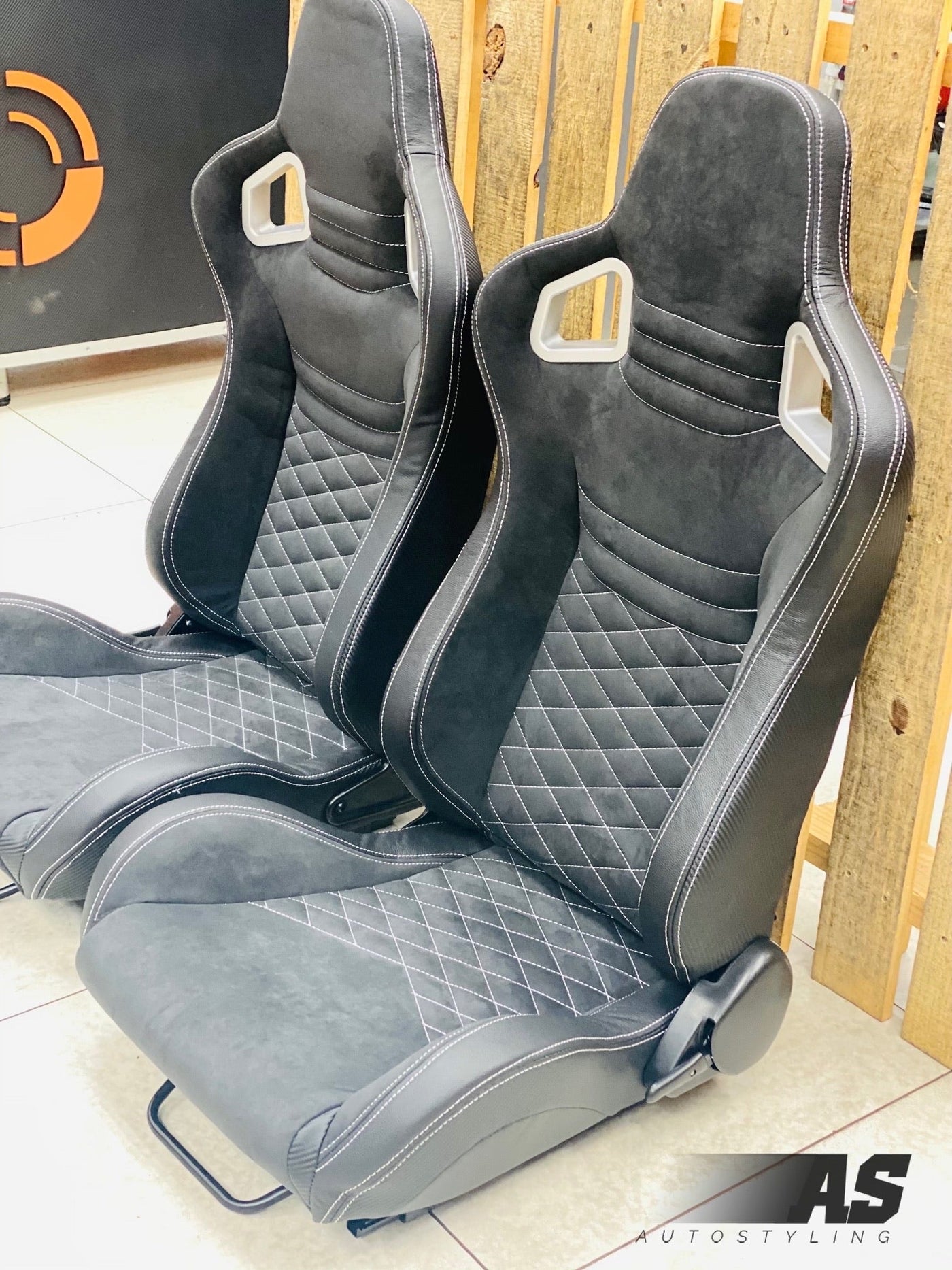 AS WINGBACK SEATS (A)