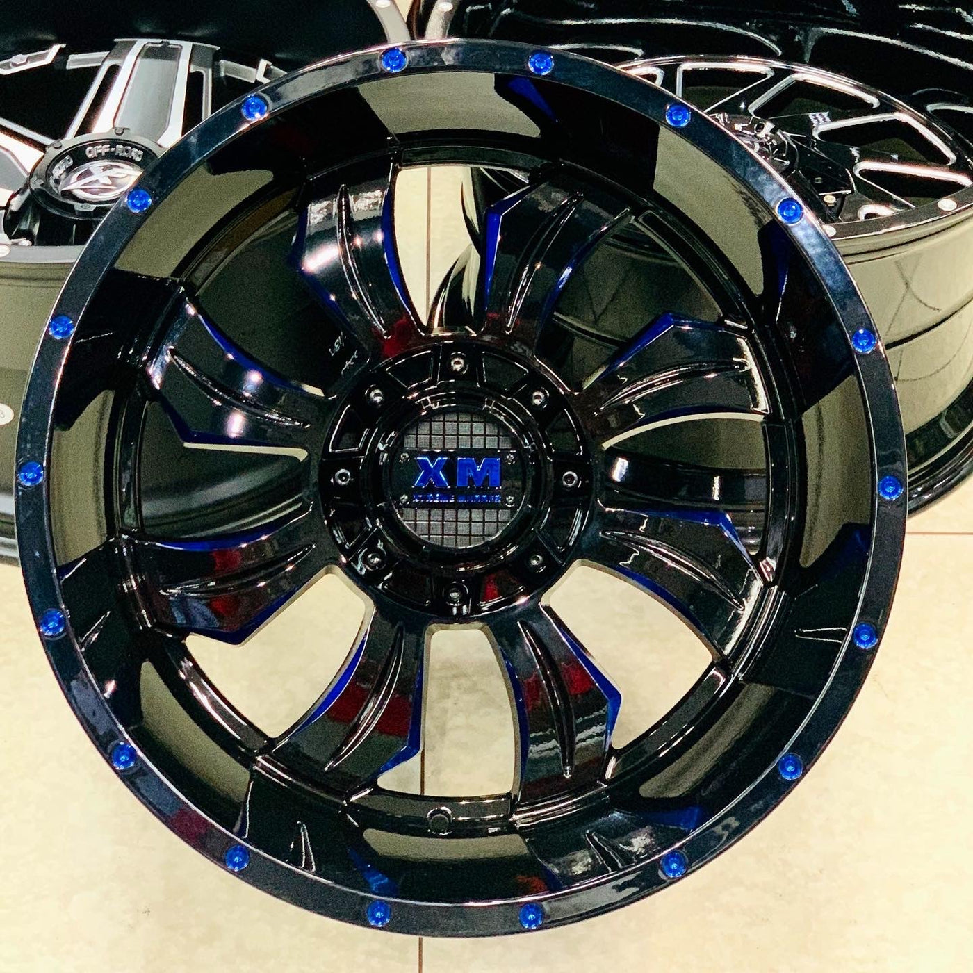 20” AS-XM322   20X12J GLOSS BLACK/ BLUE
