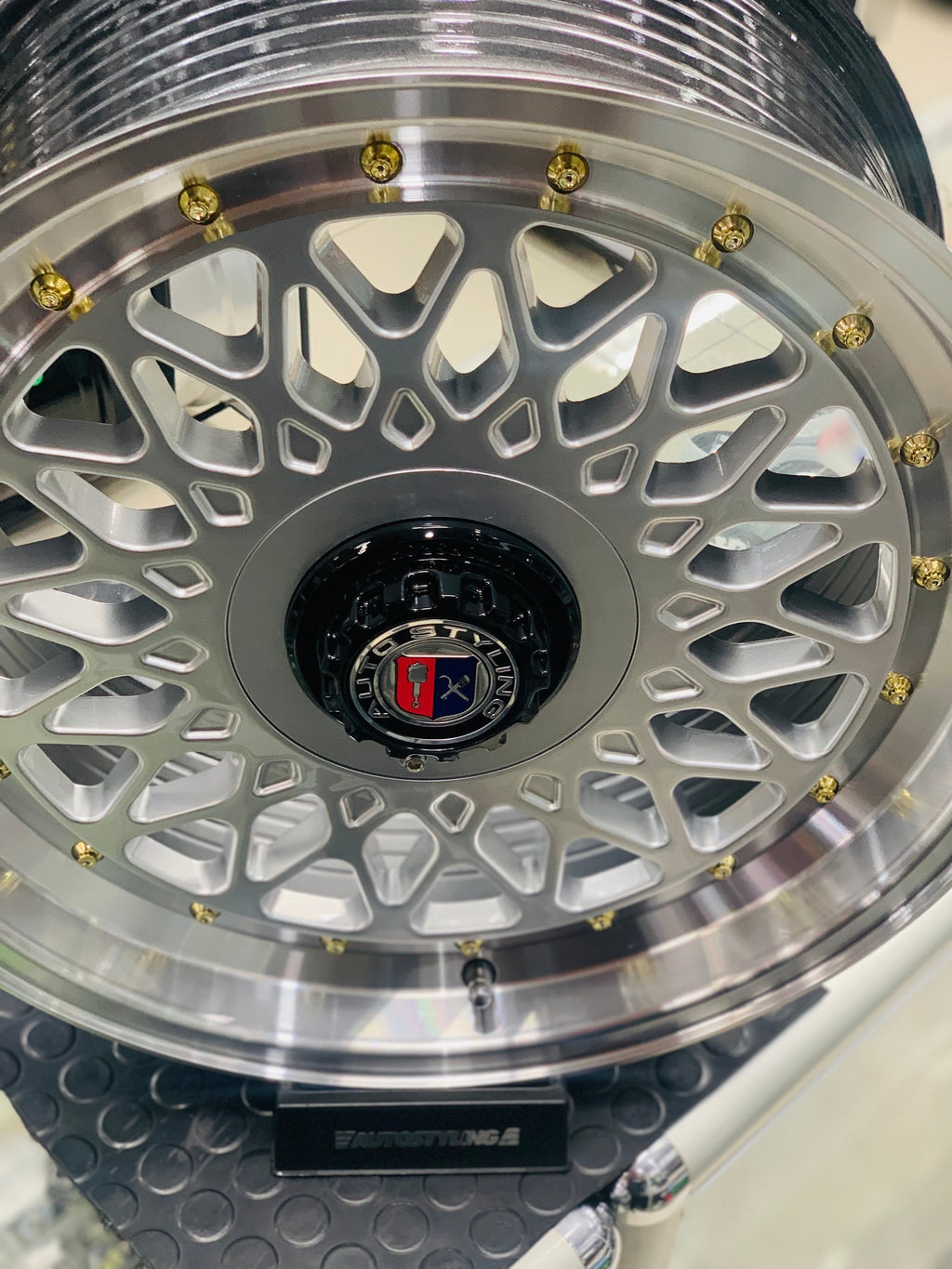 17” AS-PMESH SILVER WHEELS