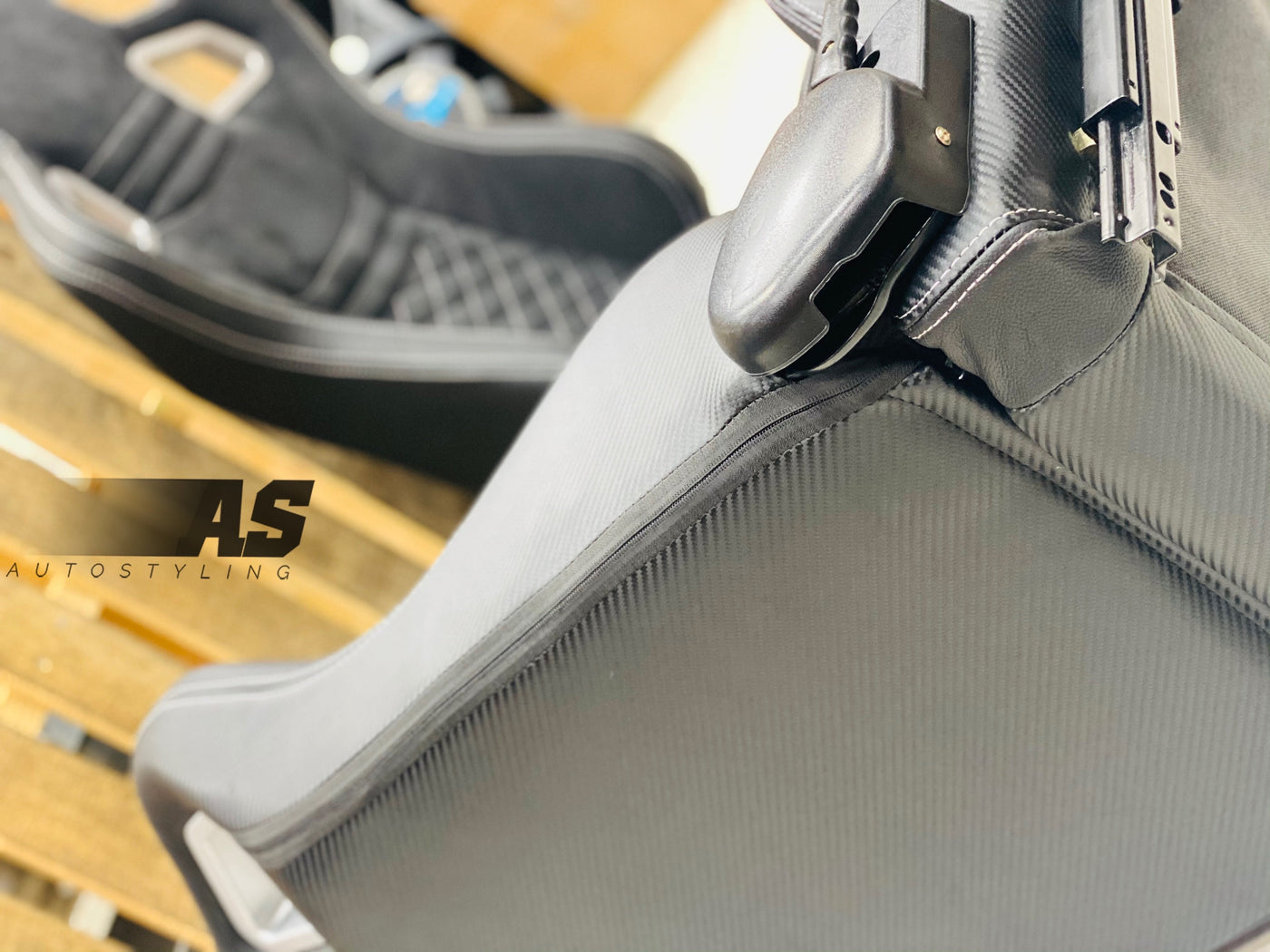 AS WINGBACK SEATS (A)