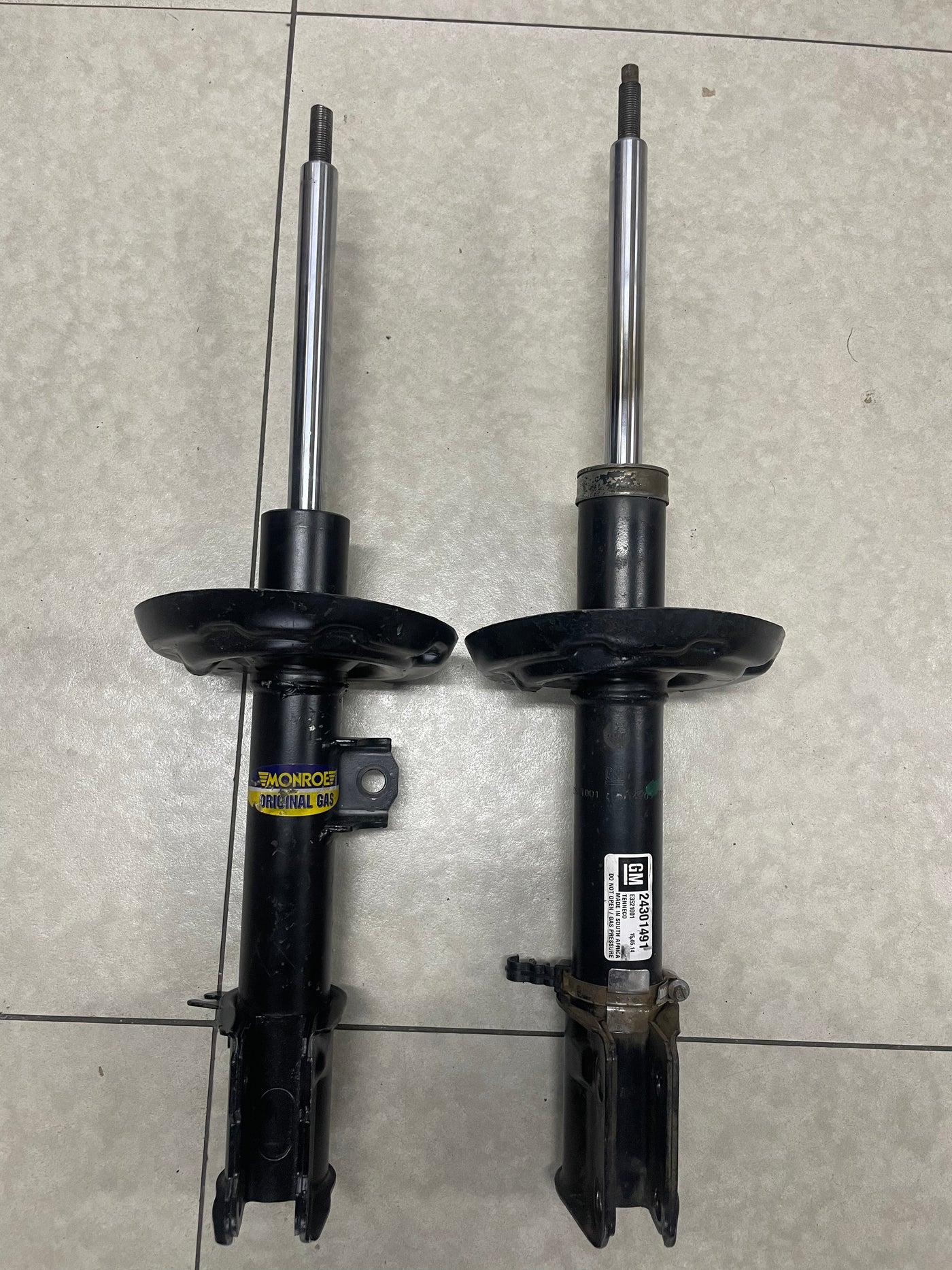 CORSA / CHEV UTE USED FRONT SHOCKS