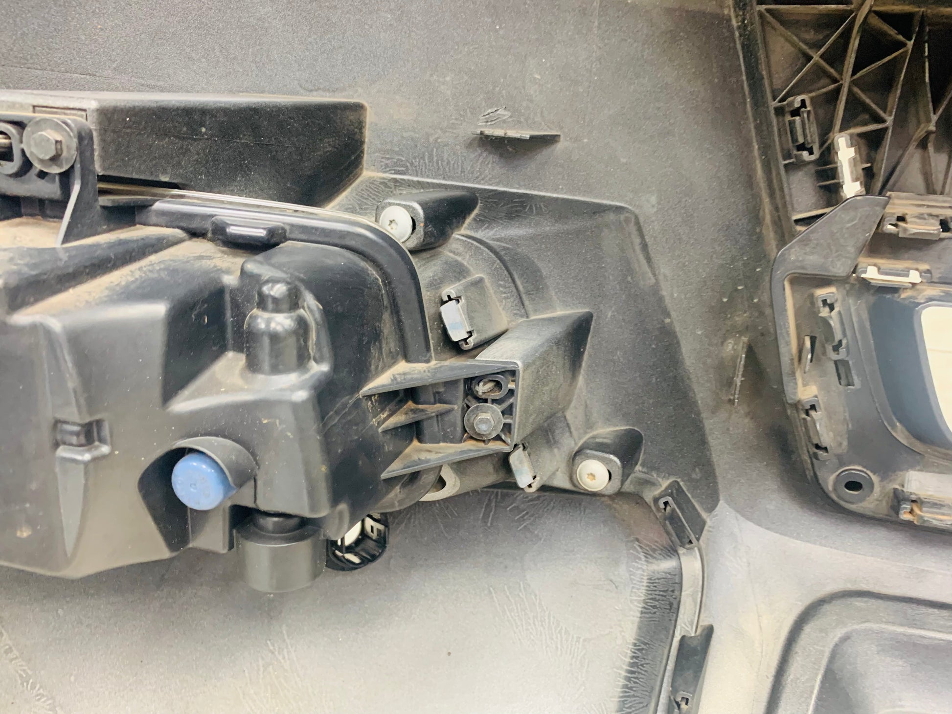 FORD RANGER WILDTRAK OEM FRONT BUMPER WITH FOGS