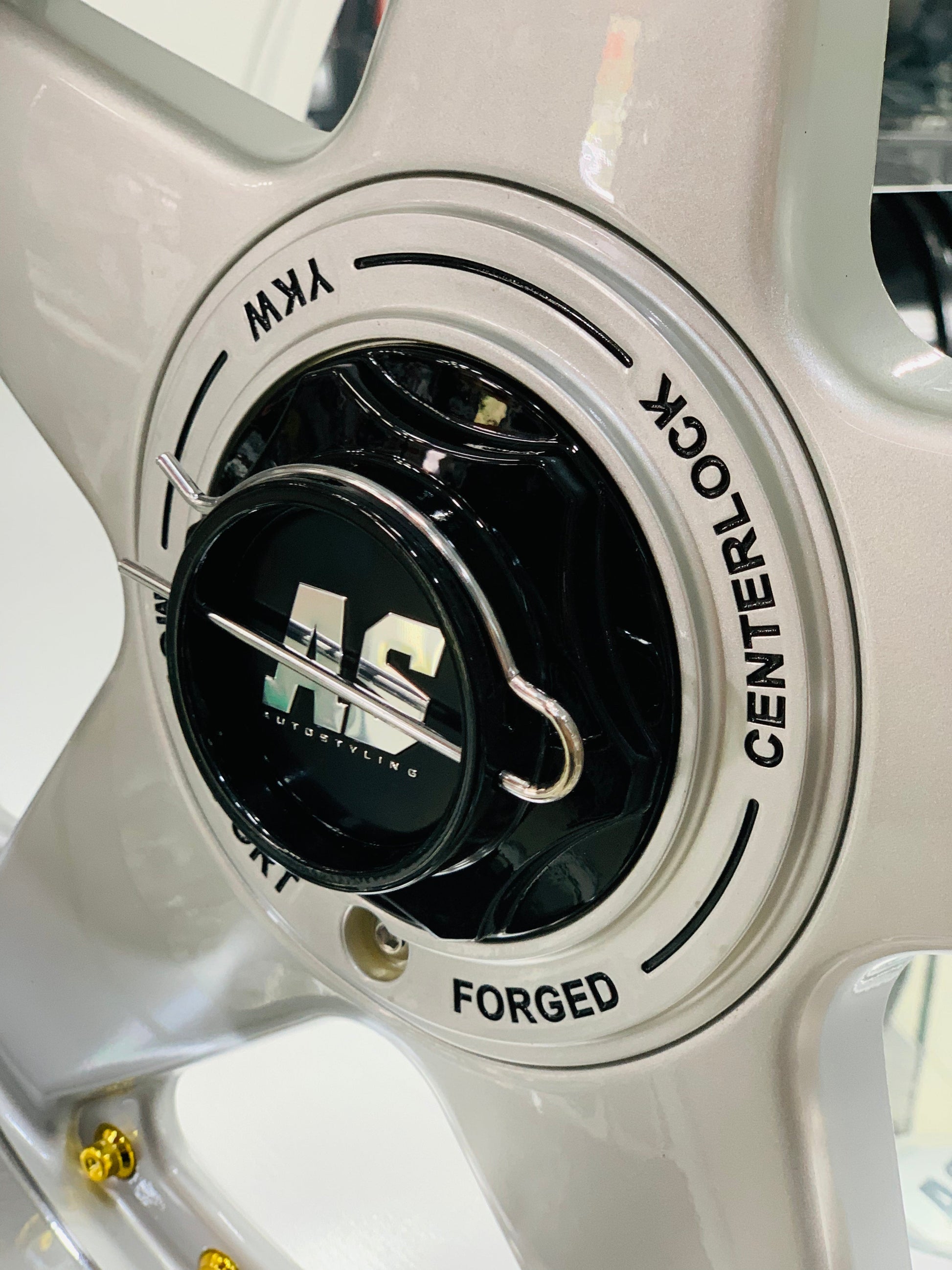 17” AS- 360 8.5/10j WHEELS