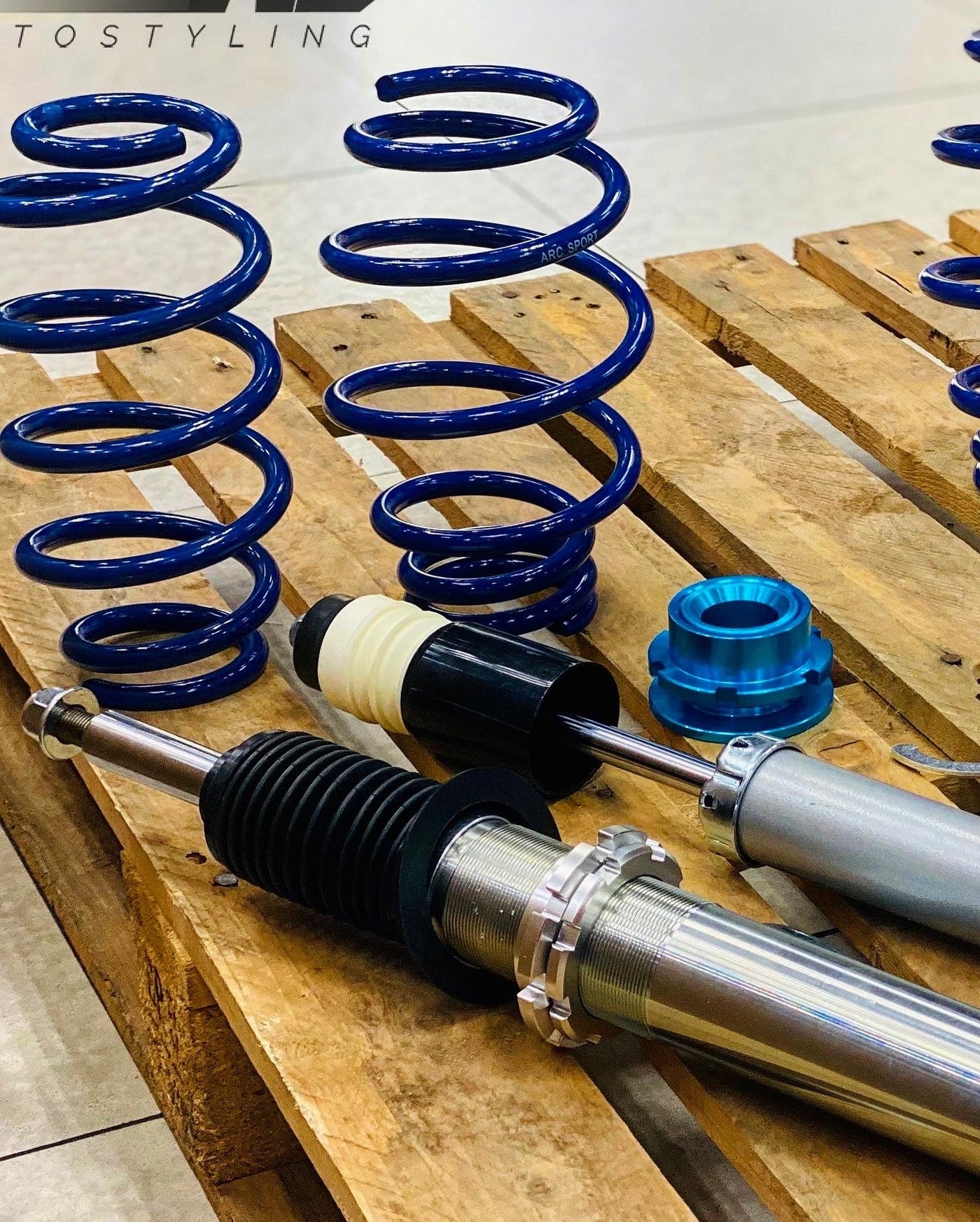 ARC COILOVERS VW GOLF & JETTA MK5 / MK6 & AUDI 8p  BLUE or yellow