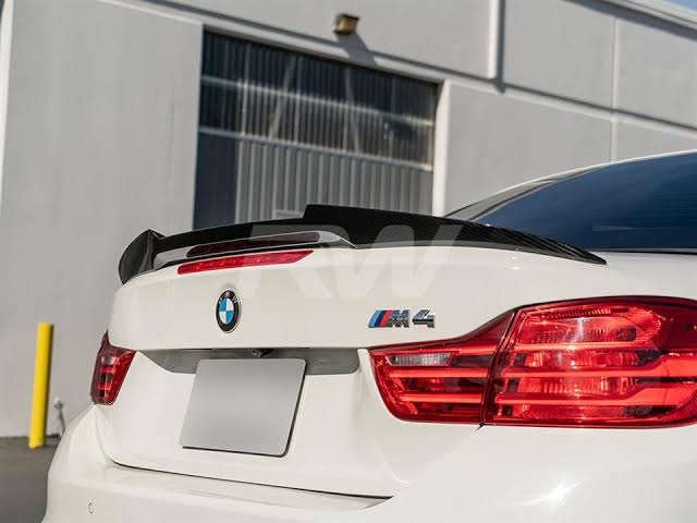 F33 M4 style boot spoiler