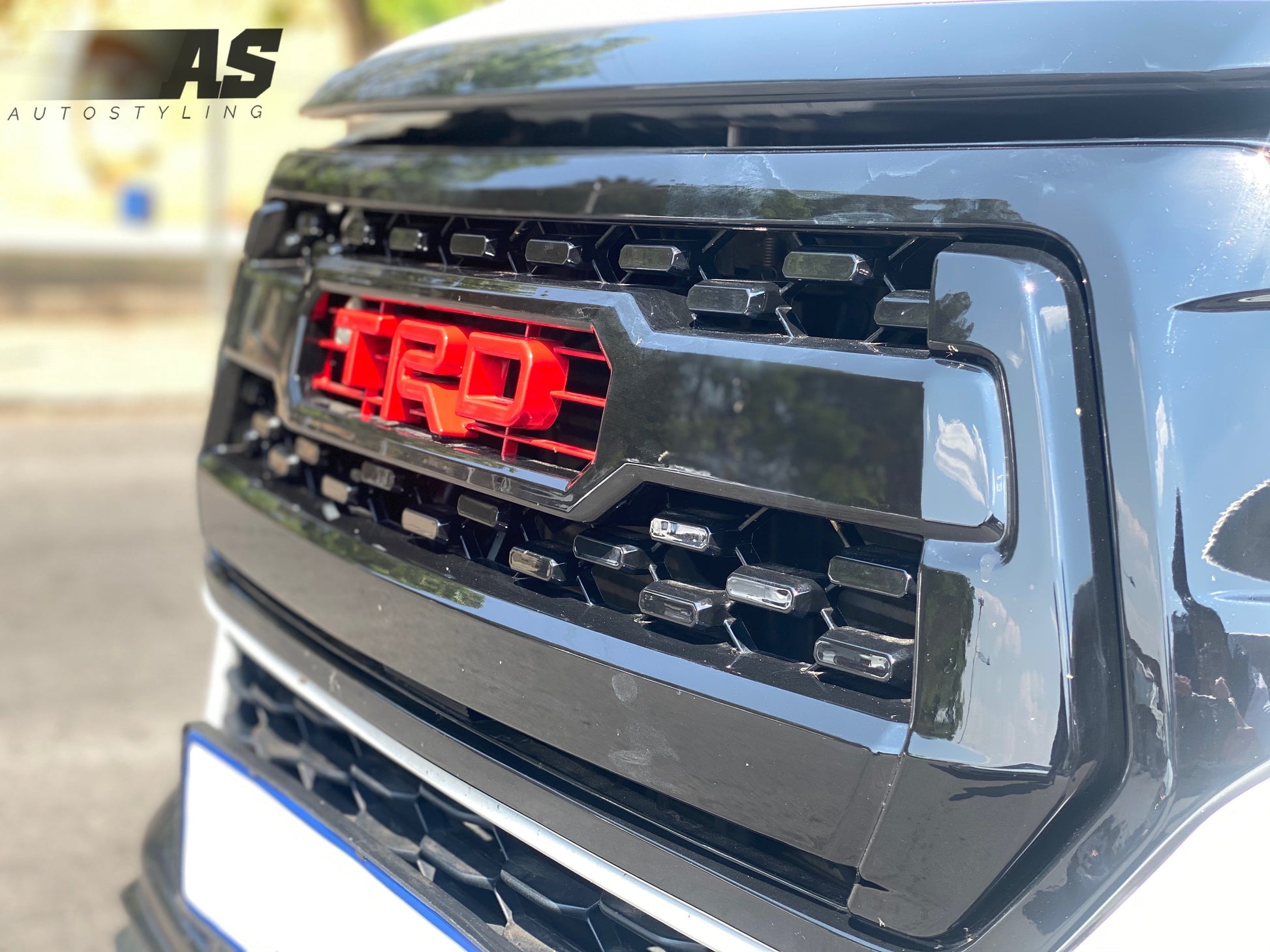 TOYOTA HILUX REVO TRD GRILL