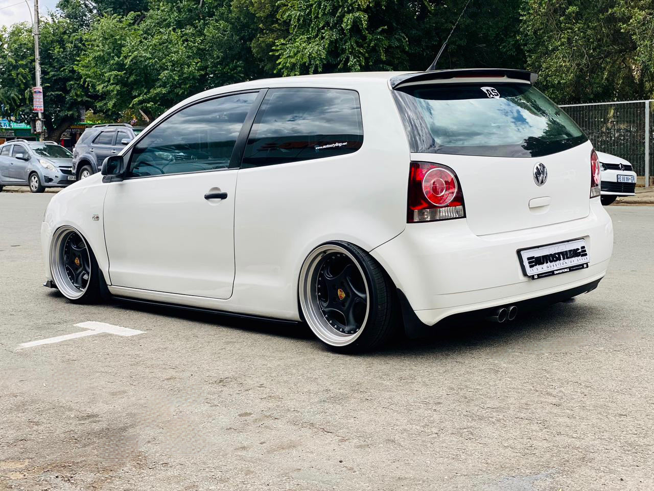 UNIVERSAL FLAT SIDE SKIRT GLOSS BLACK