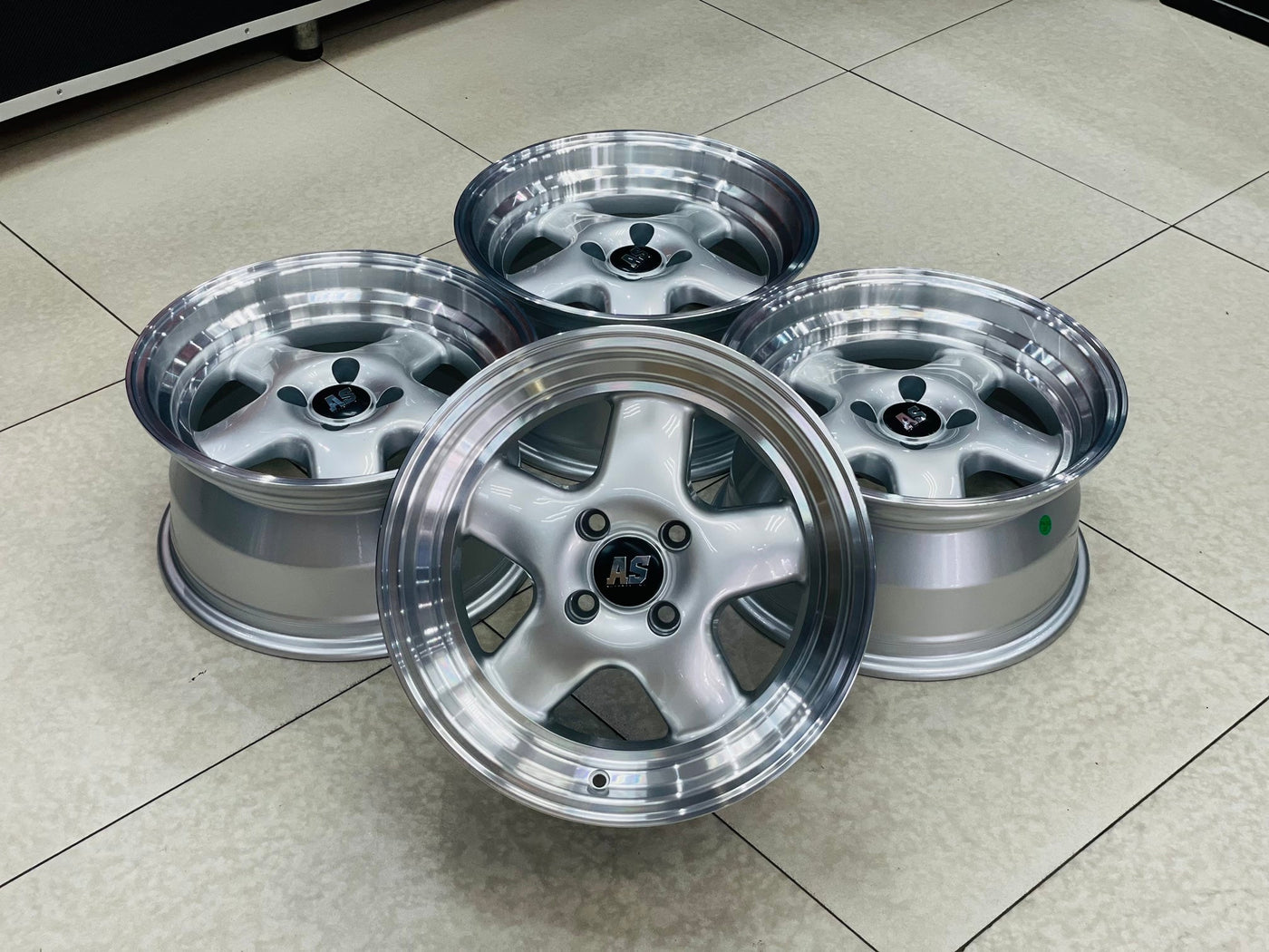 15” AS VR6  VURA SILVER  4/100