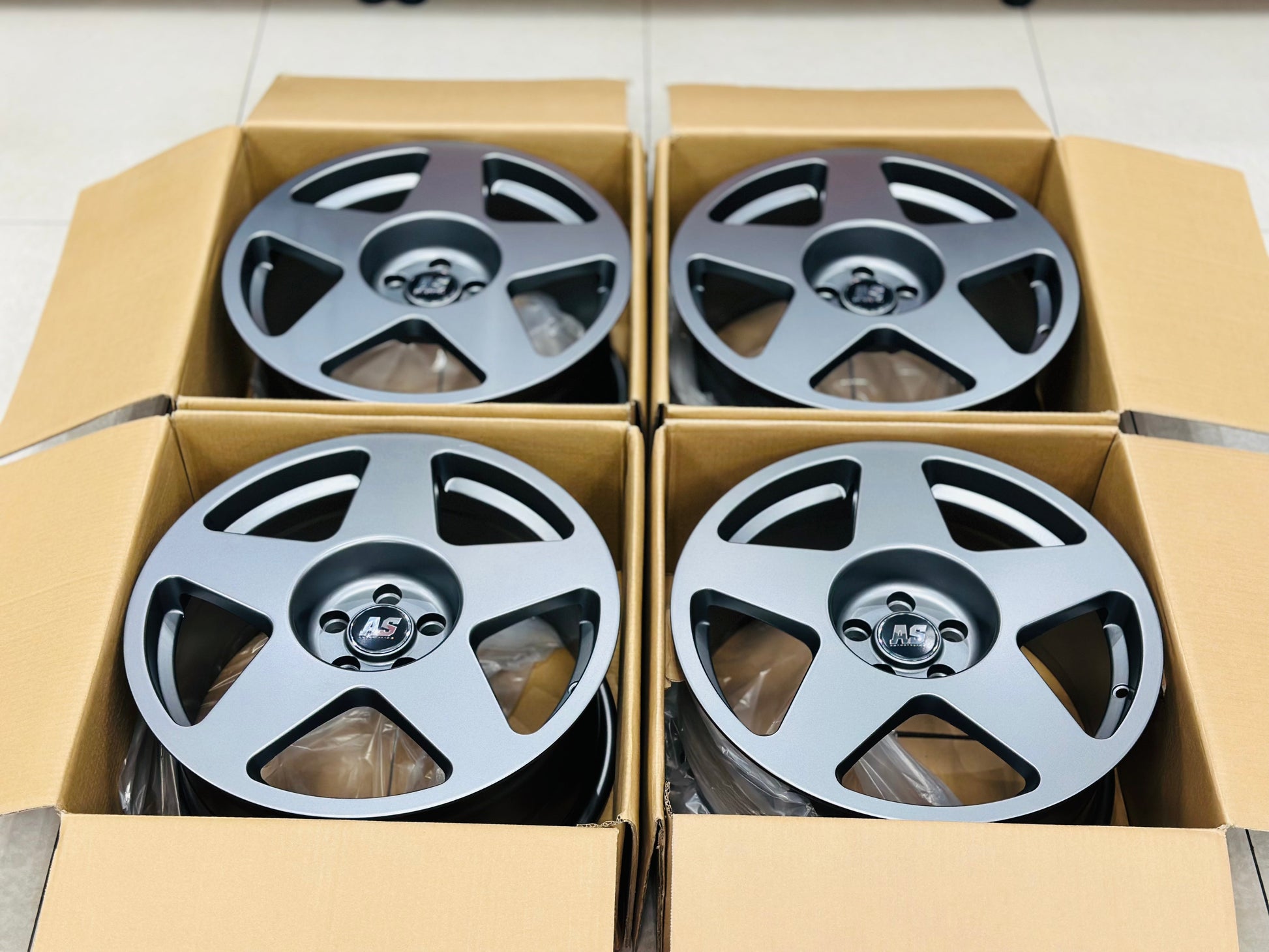 17'' AS- TARMAC 5/100 GUNMETAL