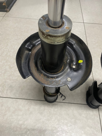 CORSA / CHEV UTE USED FRONT SHOCKS