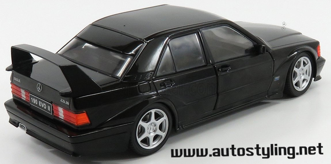 SOLIDO 1:18 SCALE MODEL CAR MERCEDES 190E EVO2