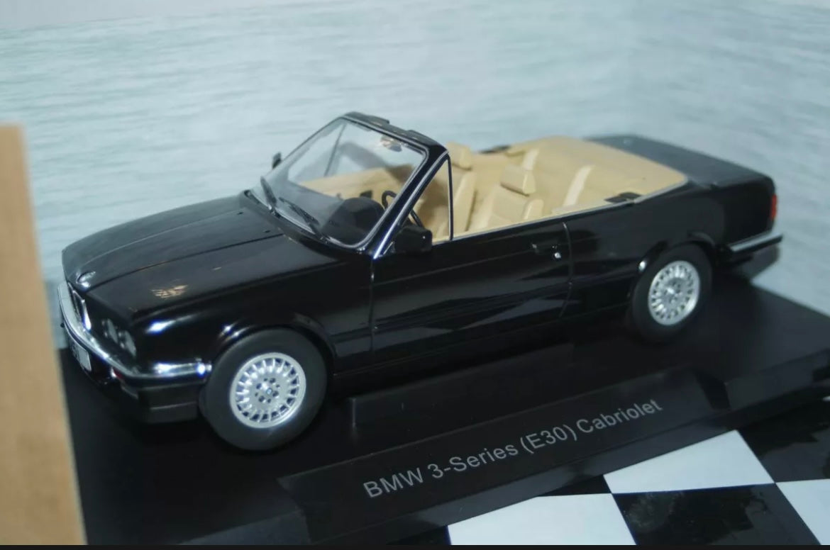 MCG 1:18 SCALE MODEL CAR BMW E30 325i cabrio 1985