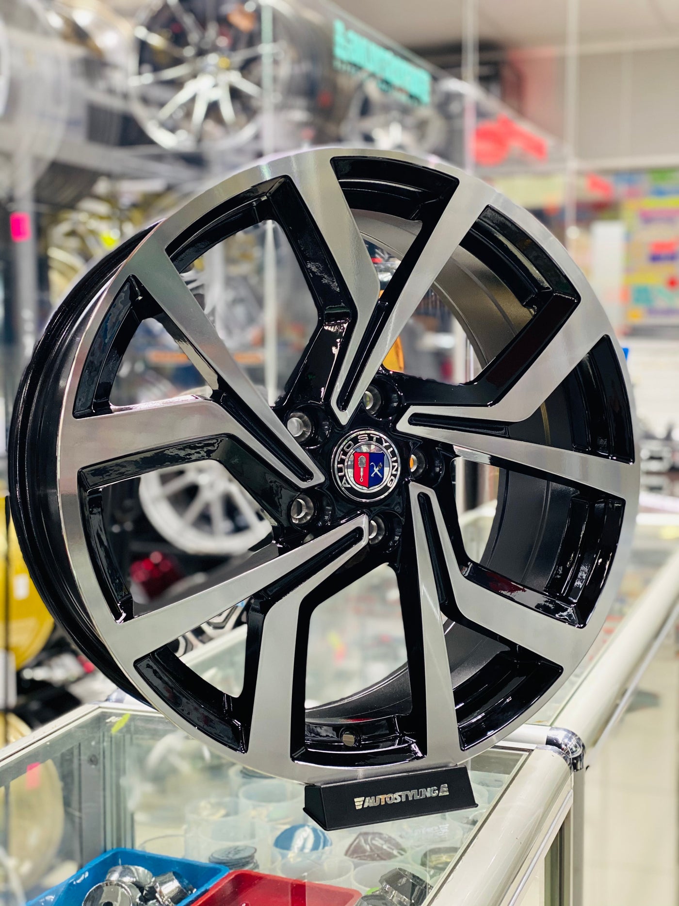 18” AS- CLUB 5/112 BLACK MACHINE FACE