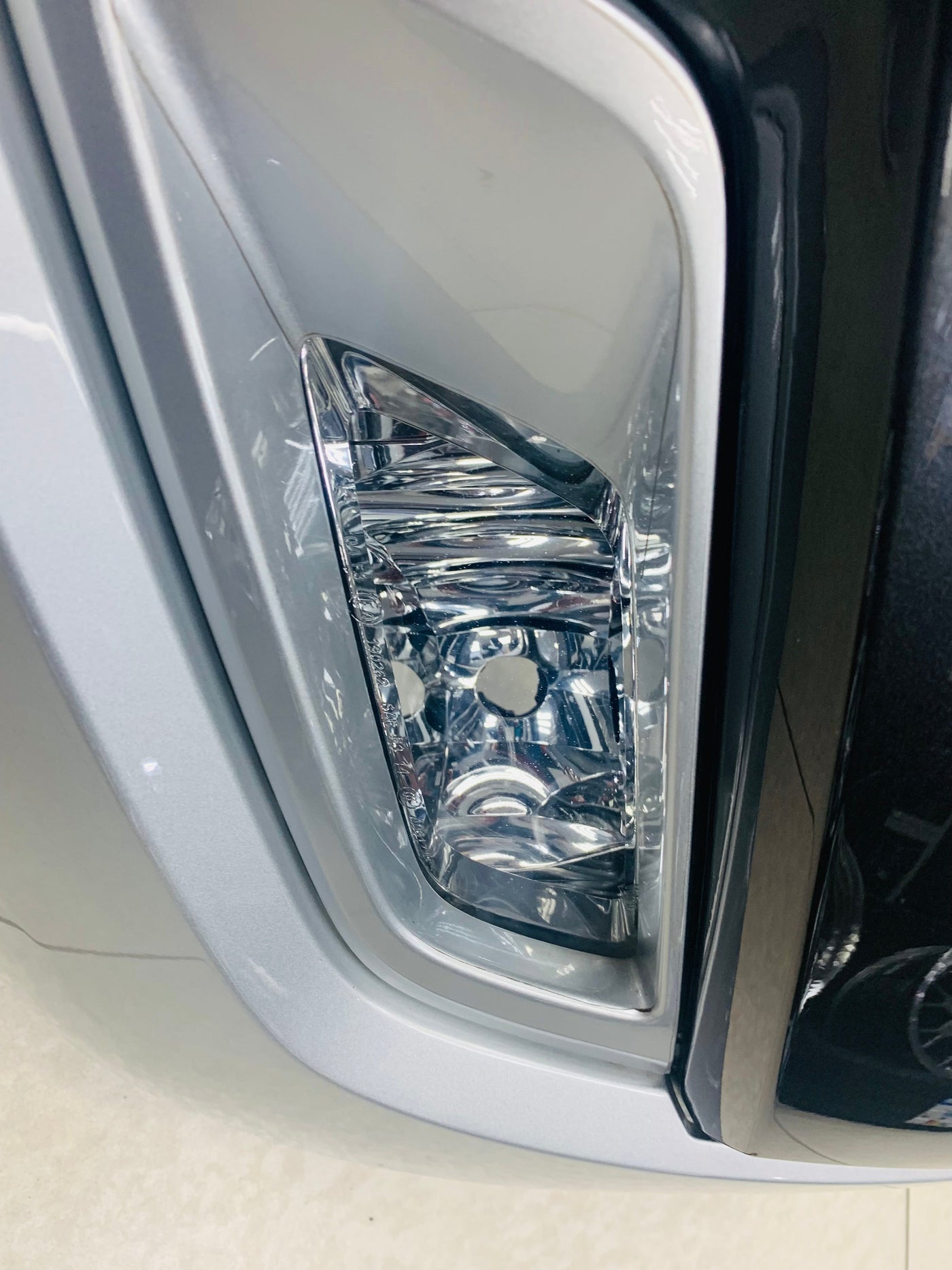 FORD RANGER WILDTRAK OEM FRONT BUMPER WITH FOGS