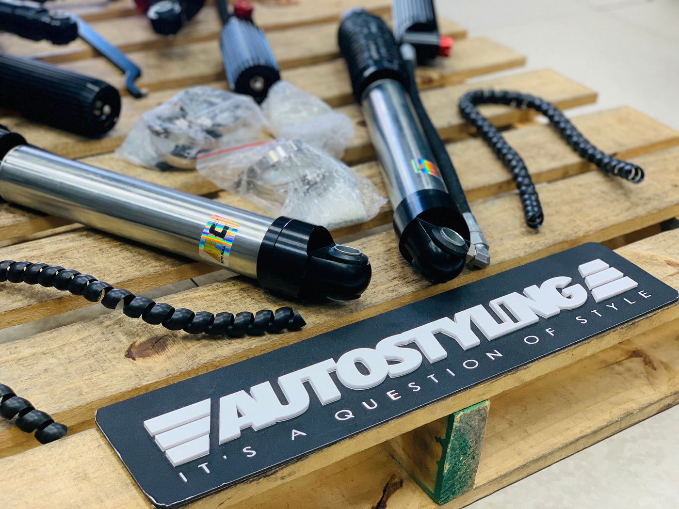 Ford Ranger T7 nitrogen lifting shocks