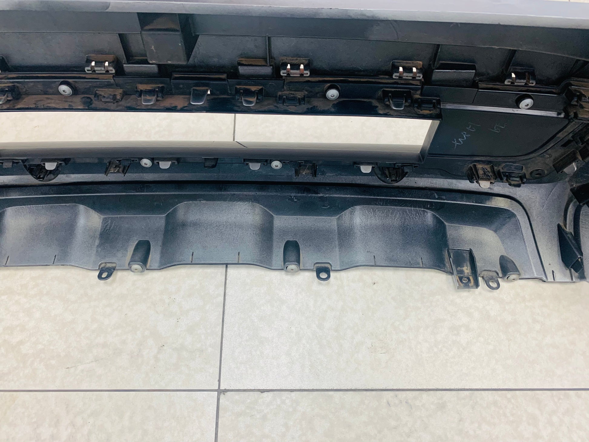 FORD RANGER WILDTRAK OEM FRONT BUMPER WITH FOGS