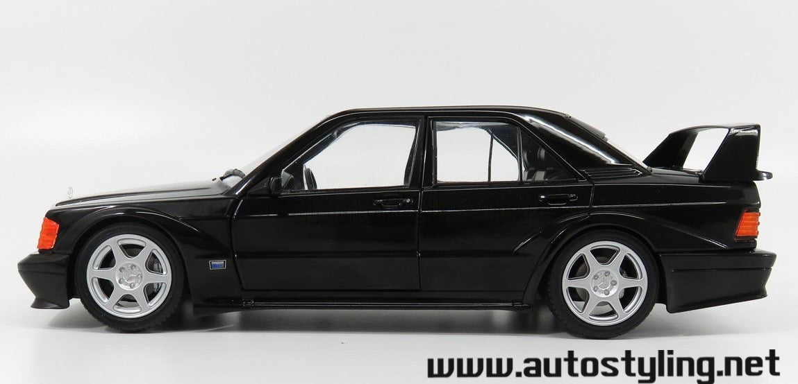 SOLIDO 1:18 SCALE MODEL CAR MERCEDES 190E EVO2