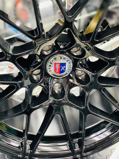 20” M4 COMP GLOSS BLACK