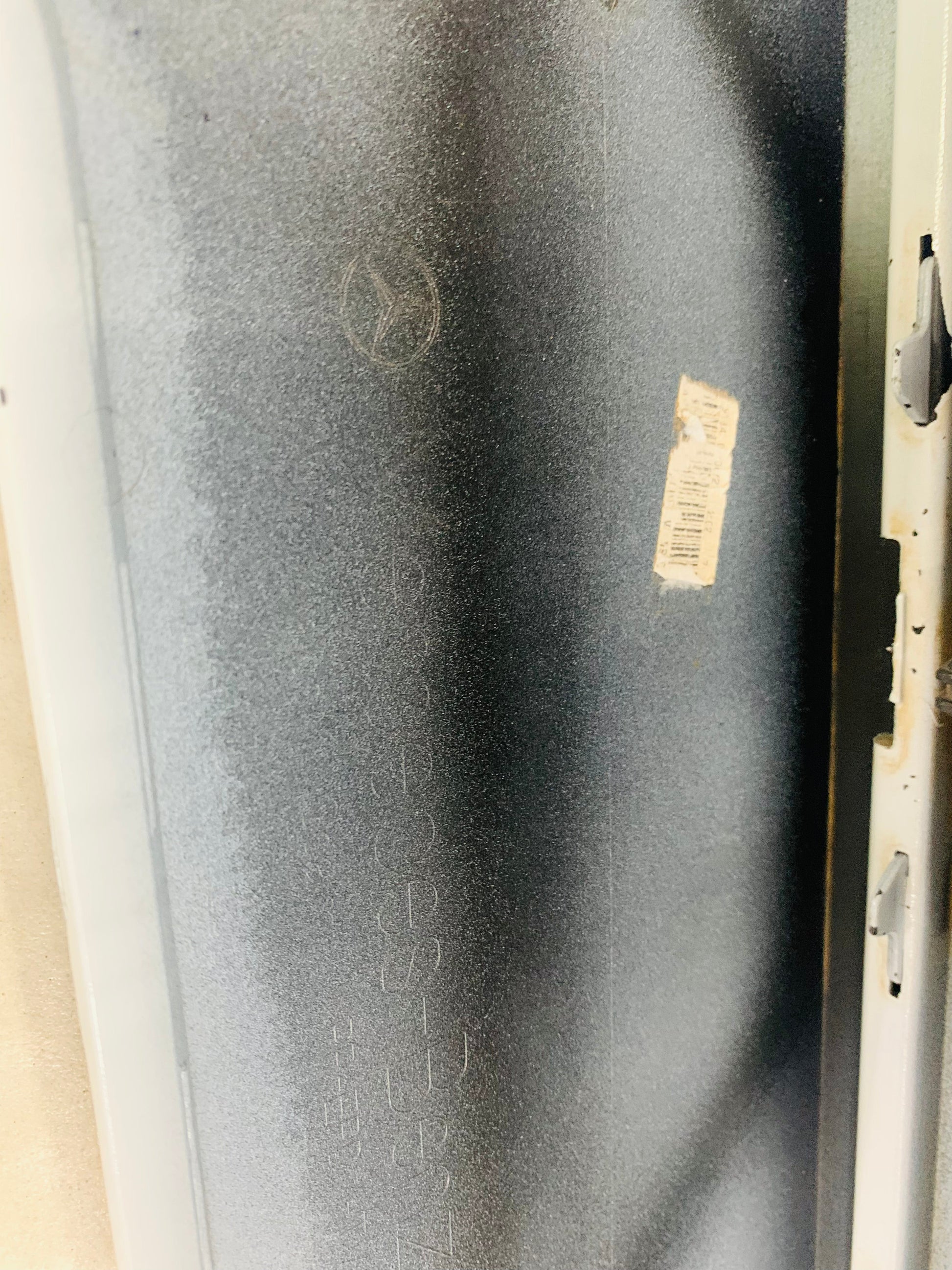 MERCEDES V CLASS OEM PREOWNED REAR BUMPER WHITE