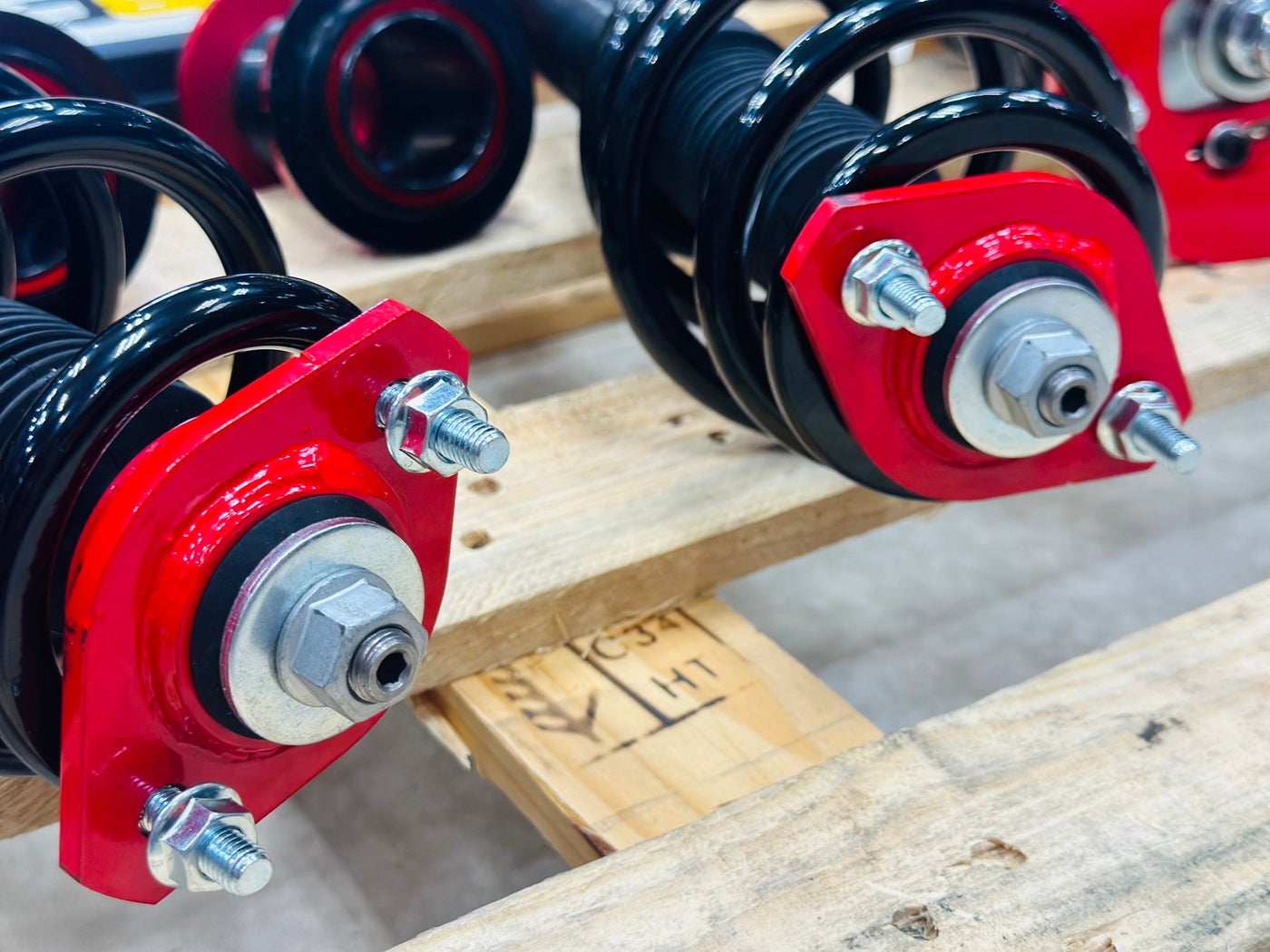 ARC PRO VERSION COILOVERS WITH CAMBER  BMW E46 METAL MOUNTING