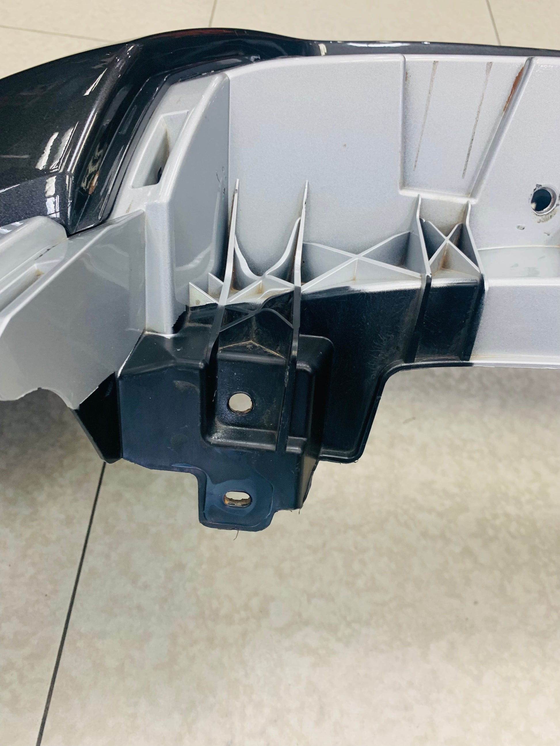 FORD RANGER WILDTRAK OEM FRONT BUMPER WITH FOGS