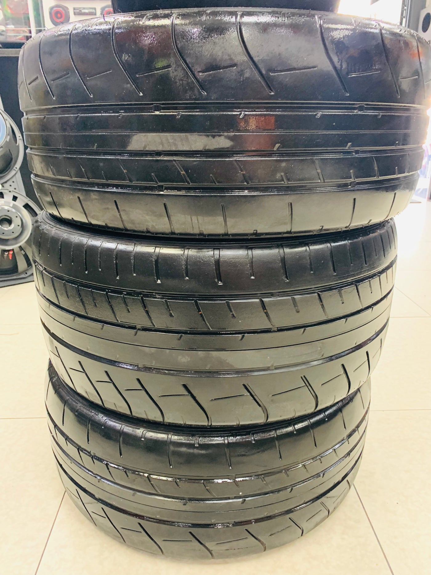 Dunlop tyres pre owned for Nissan gtr 35