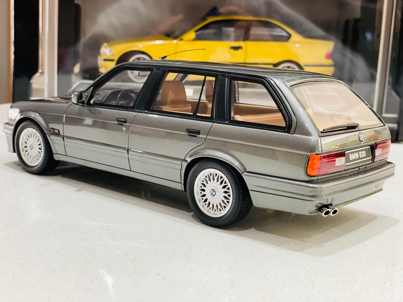 AS SNEAKER / MODEL CAR DISPLAY BOX BLACK