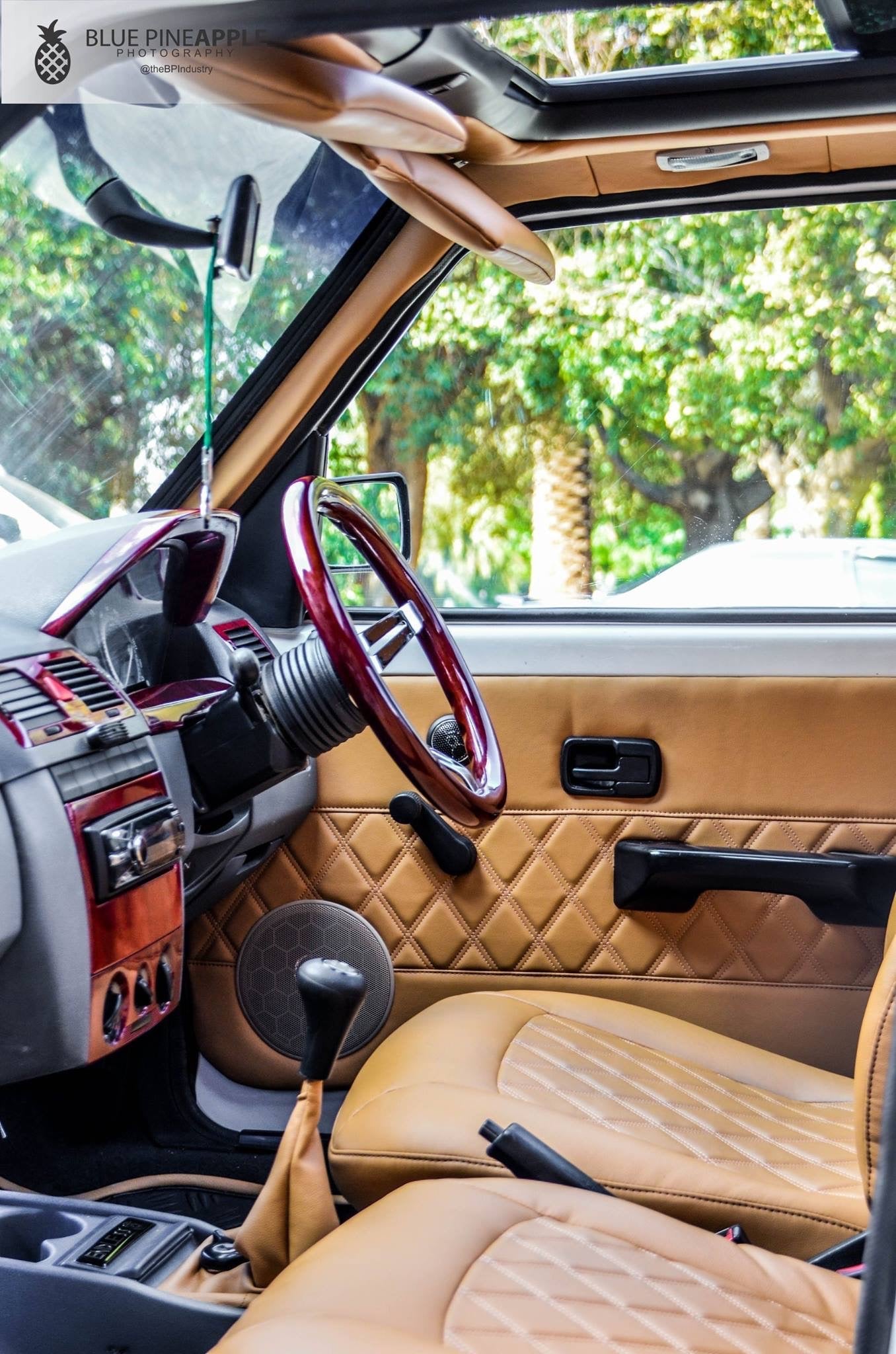 WOODEN STEERING WHEEL 330MM