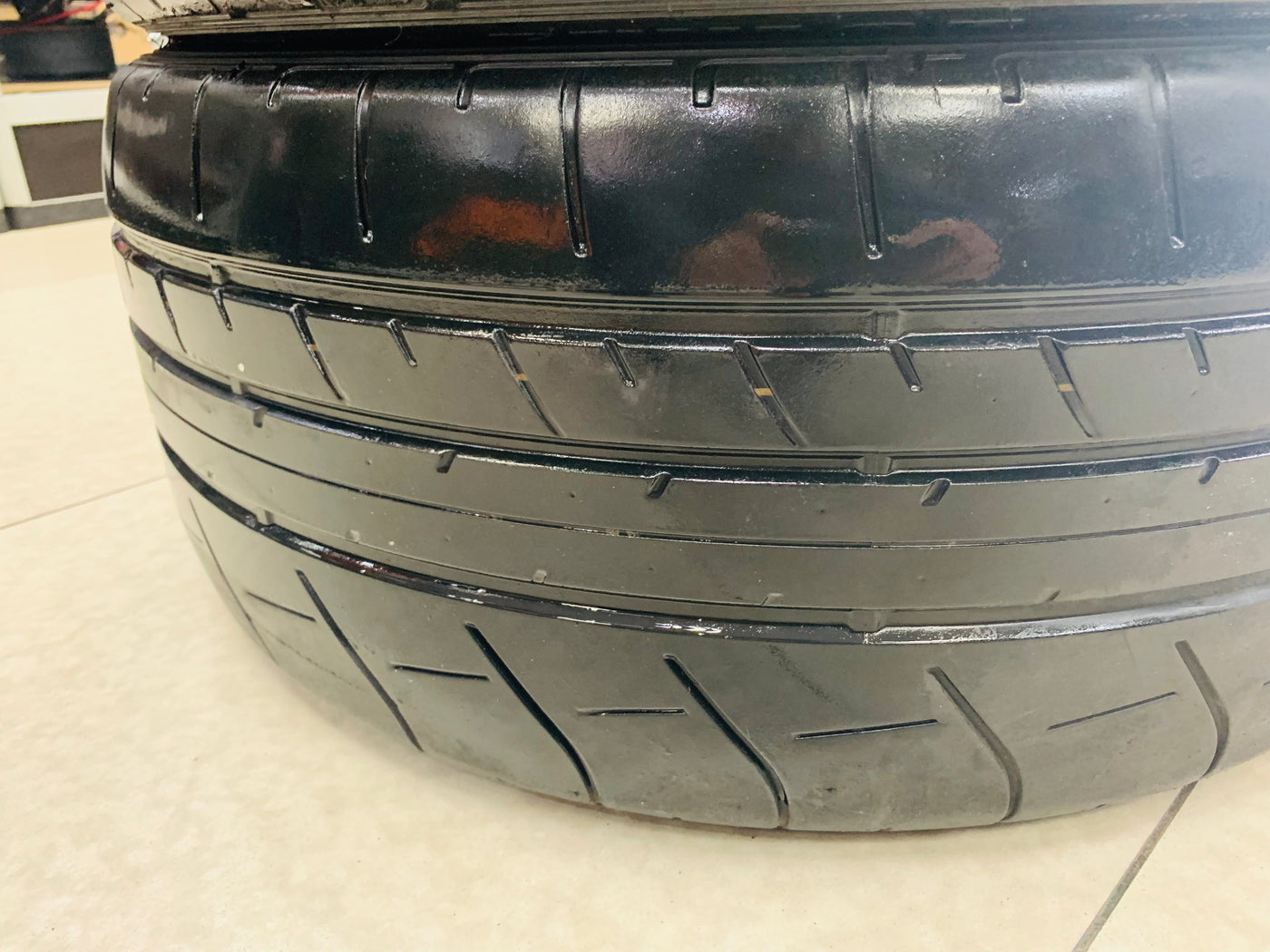 Dunlop tyres pre owned for Nissan gtr 35