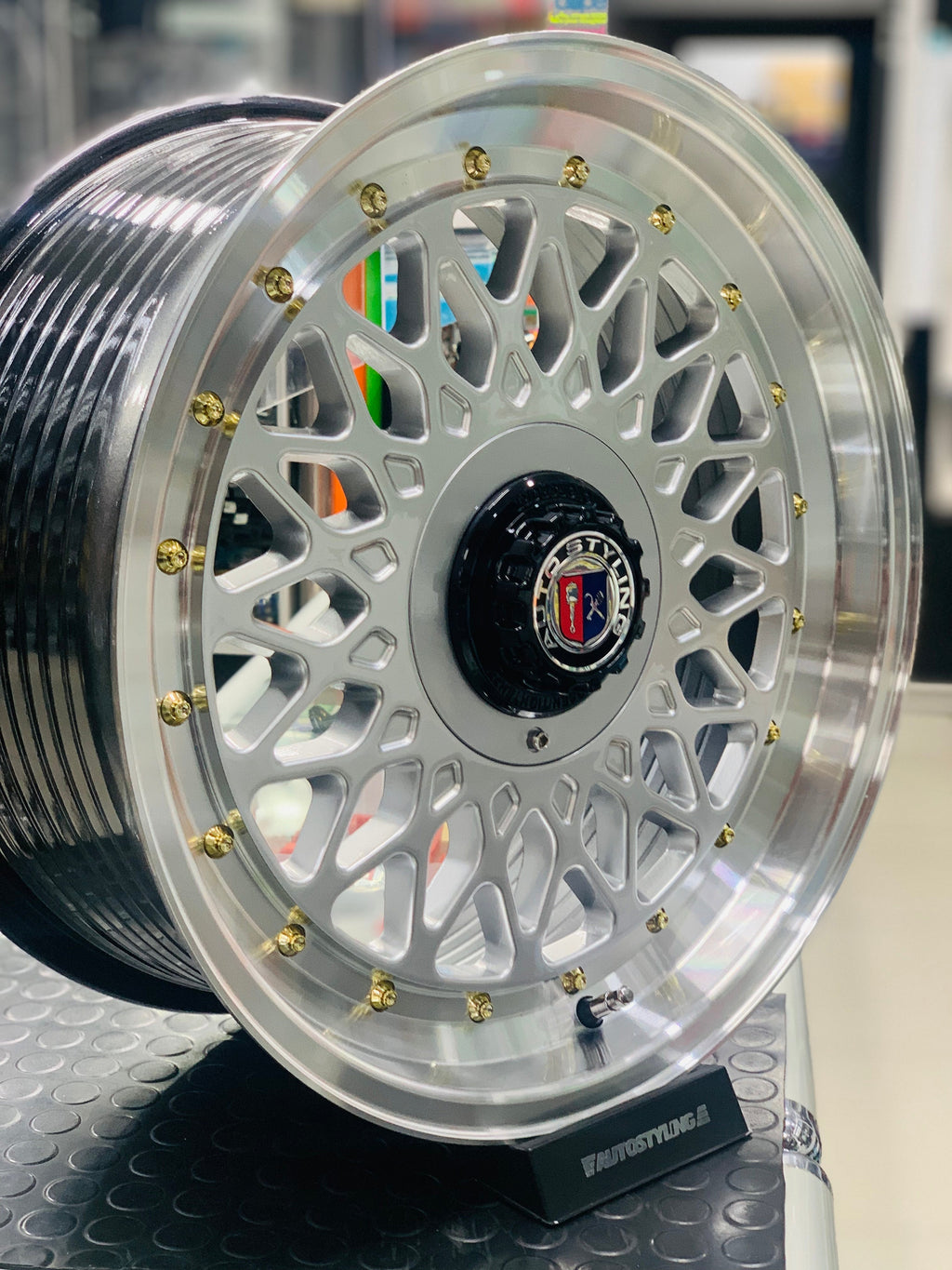 17” AS-PMESH SILVER WHEELS