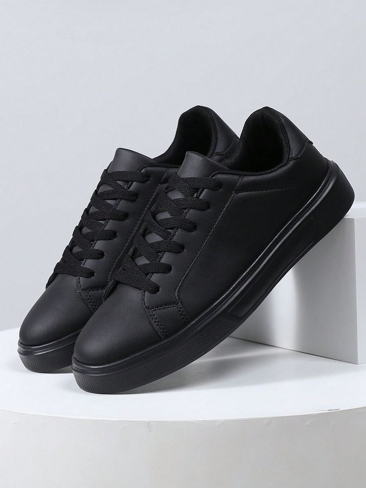Men Front Lace-Up Black Casual Sneakers