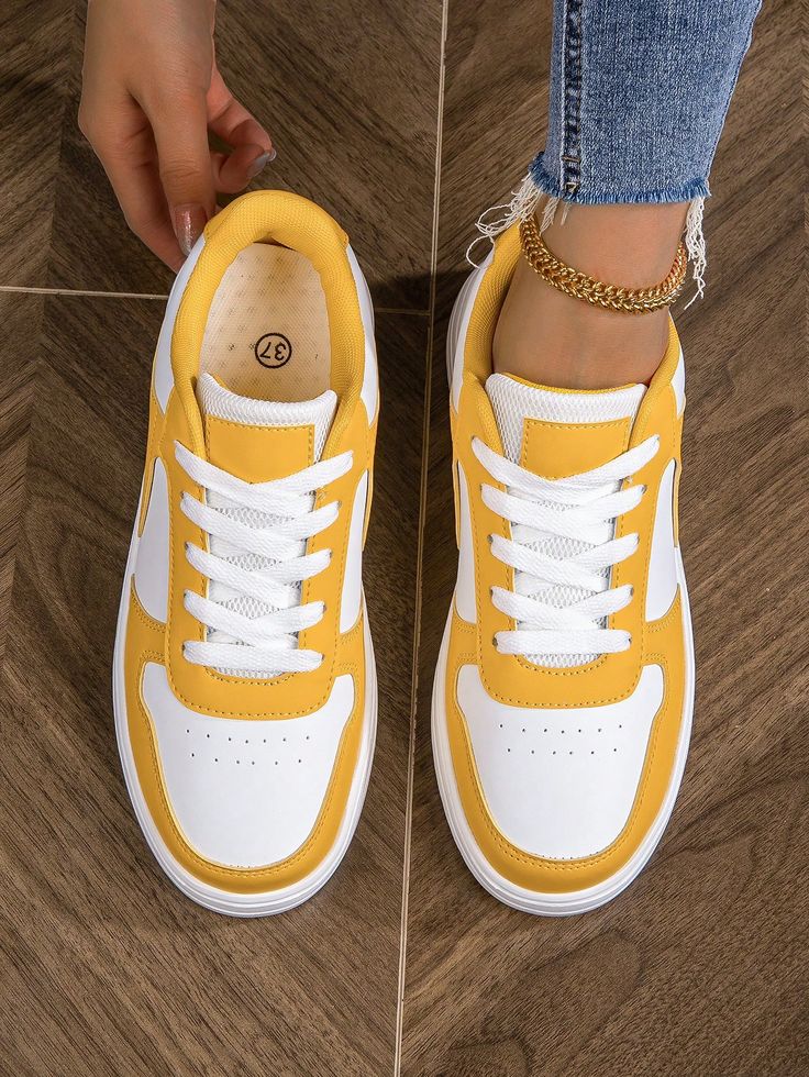 Unisex Minimalist Casual Sneakers